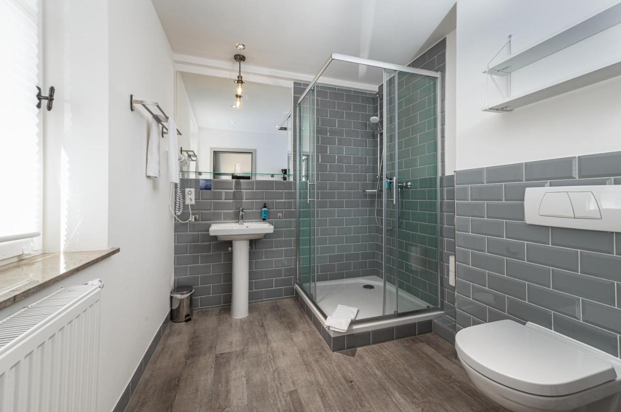 Hotel Das Q Aldingen  Экстерьер фото